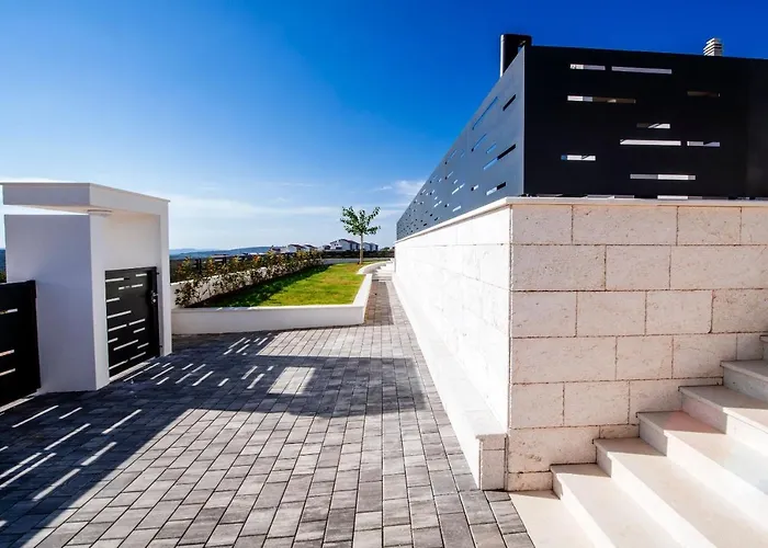 Villa Maluja Debeljak