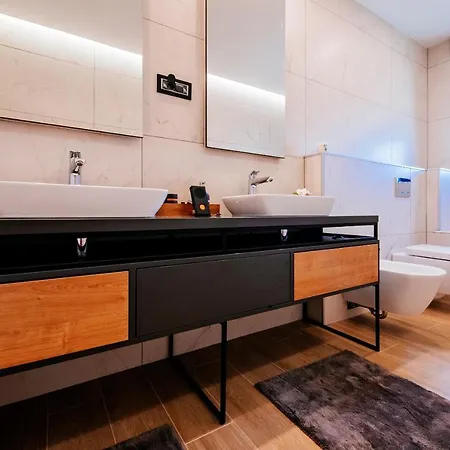 Villa Maluja Debeljak