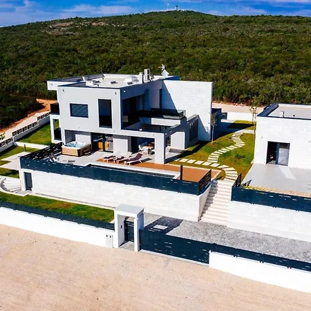 Villa Maluja