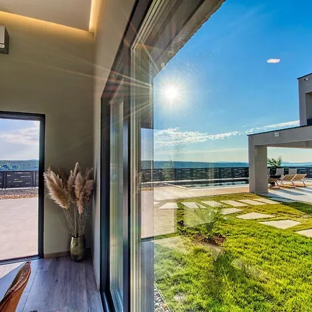 וילה Maluja Debeljak