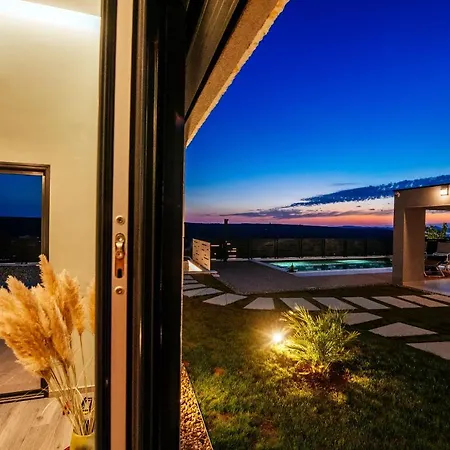 Villa Maluja Debeljak